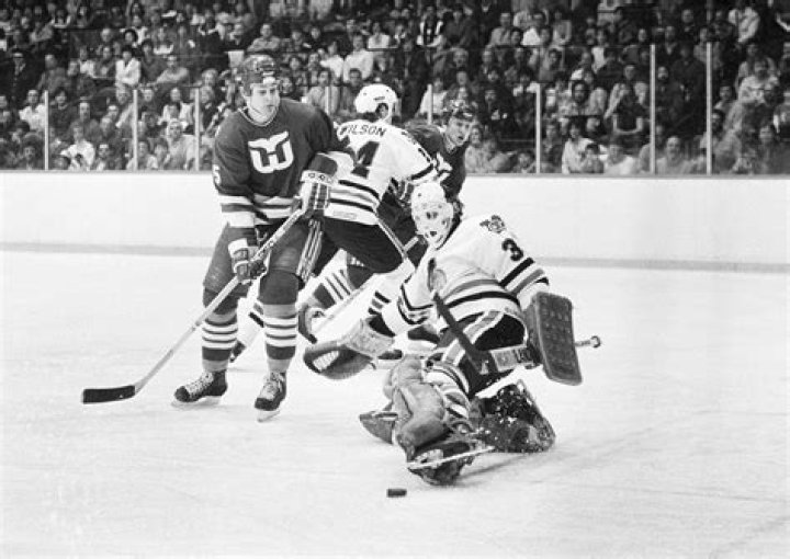 Why hartford whalers left?